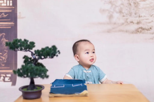 广东三个月宝宝抬头不稳