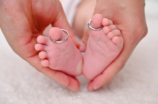 广东宝宝脸上长黑点